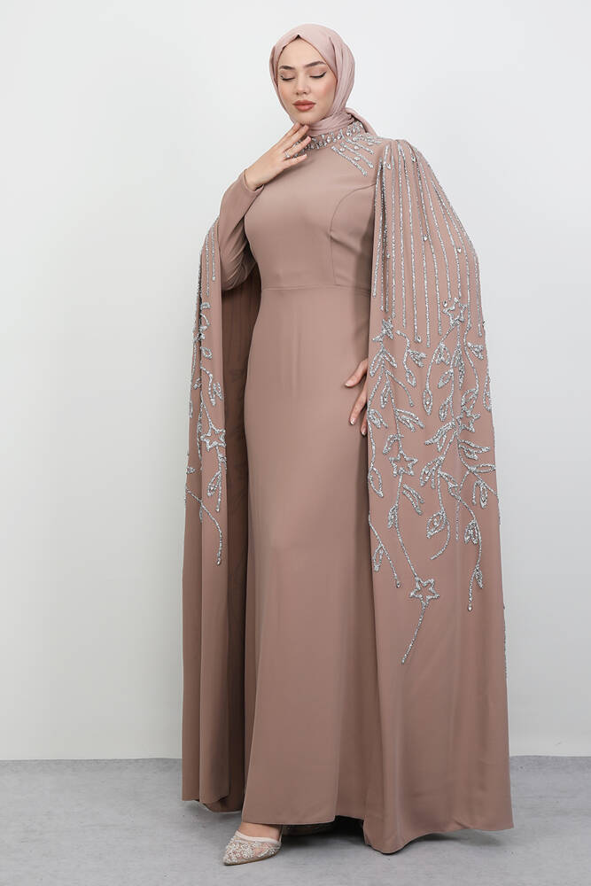 Kolları Taşlı Pelerinli Abiye Sütlükahve - LAMİAGİYİM