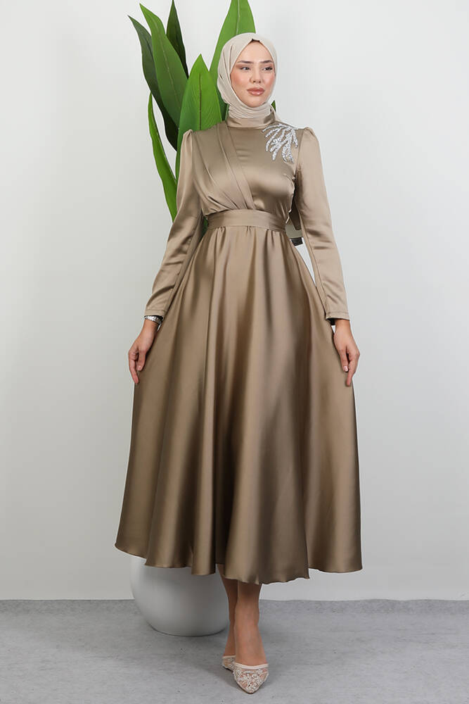 Omzu Taşlı Saten Abiye Açık Vizon - LAMİAGİYİM